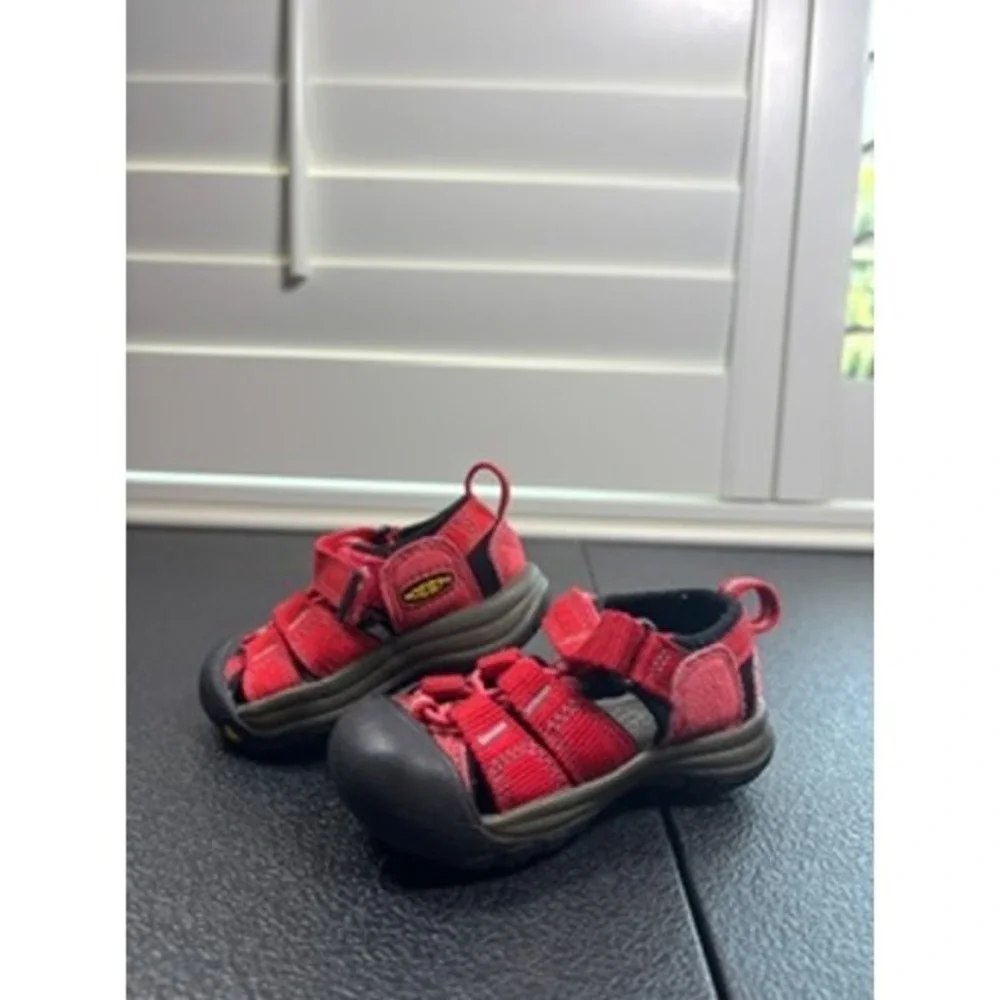 Keen Newport H2 Kids Sandals Red Black Water Shoes Baby Size 4 Infant Toddler